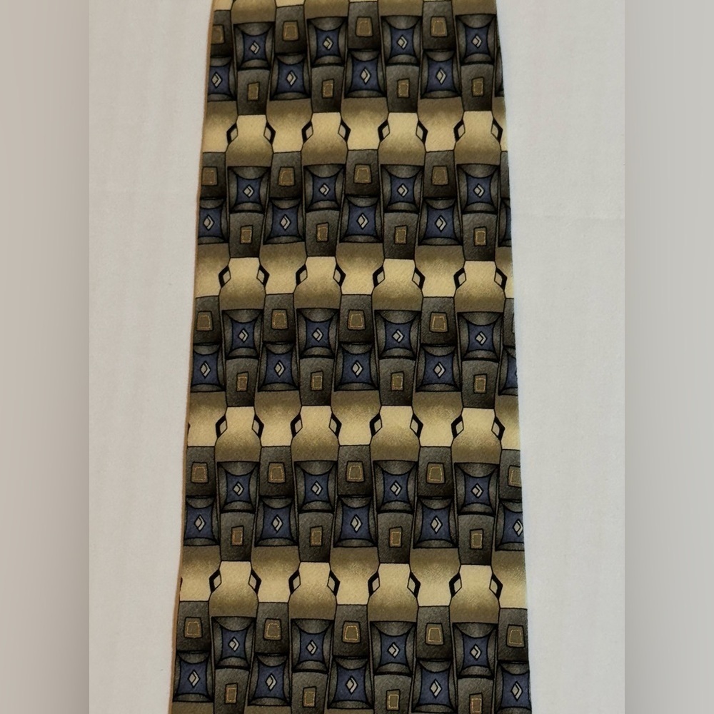 Ziggurat Silk Geometric Tie Classic Officecore Wall Street Power Tie